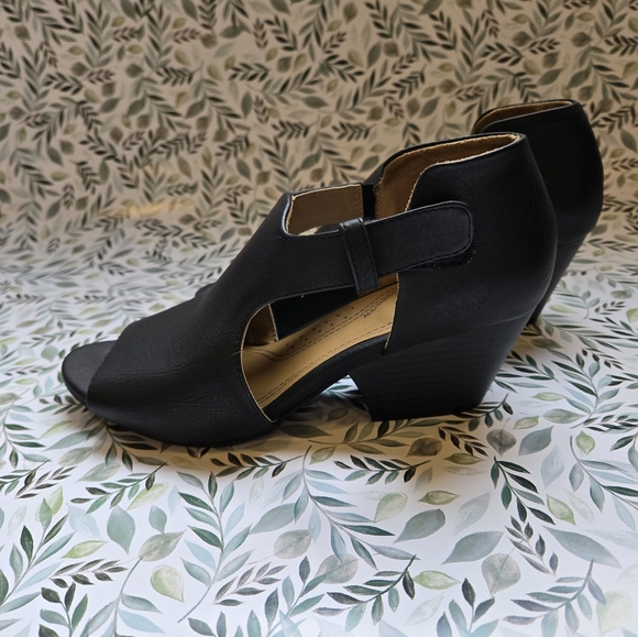 Women’s Black Daya Natural Soul Faux Leather Shootie Wedge Sandal Size 8.5 - Picture 6 of 8